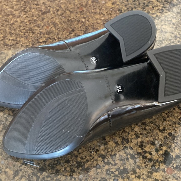 New Easy Spirit pattern Black Shoes  size 7W $25 - Picture 4 of 5